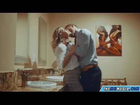 ❤️ ווען אַ באַסטי בלאָנדע סידוס איר אין אַ ציבור אָפּטריט ☑ סעקס ווידעא ביי yi.makesexnotwar.ru ☑